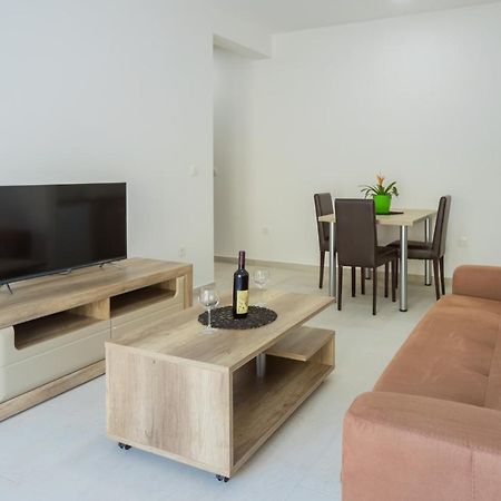 Grejm Lux Family Apartments Petrovac Exterior photo