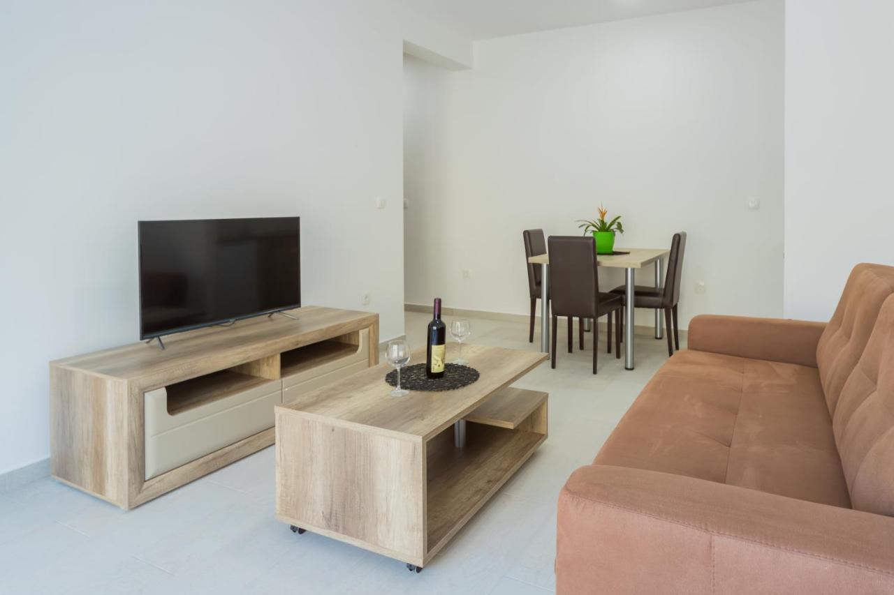 Grejm Lux Family Apartments Petrovac Exterior photo